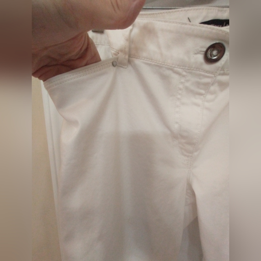 White House Black Market White Straight Leg  Cropped Jeans - Picture 4 of 12